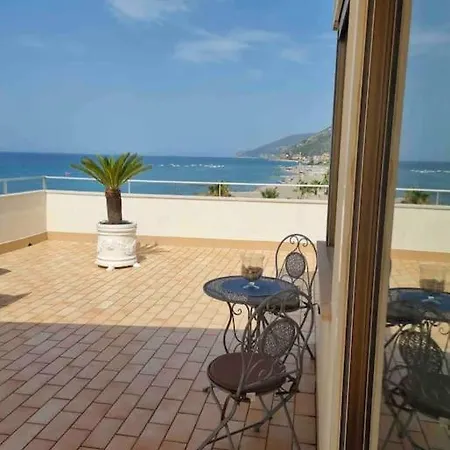 Attico Finestra Sulle Isole Eolie Brolo